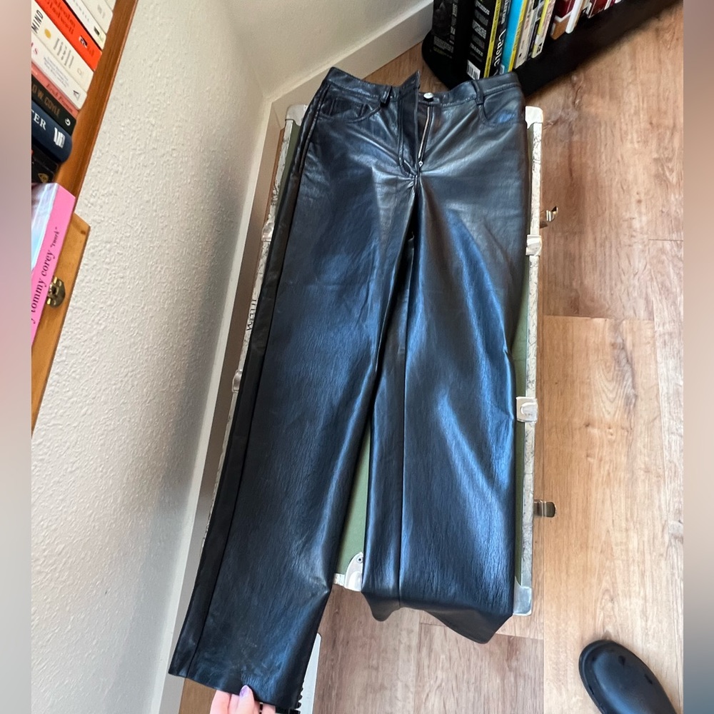 ARITZIA FAUX LEATHER PANTS SIZE 2